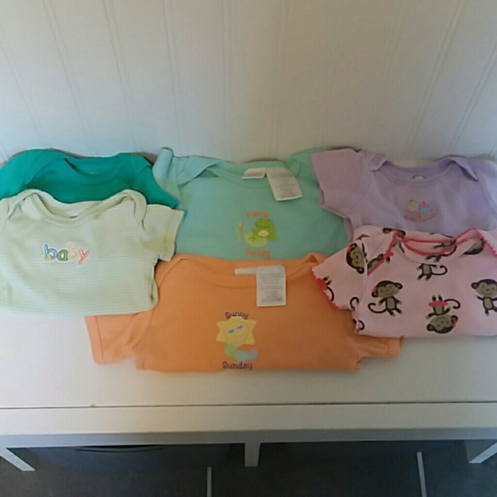 3-6 Months Short Sleeve Onesie Pack Used